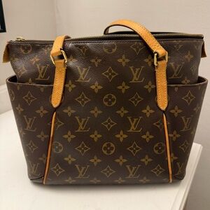 *AUTHENTIC* Louis Vuitton Totally PM NM Monogram